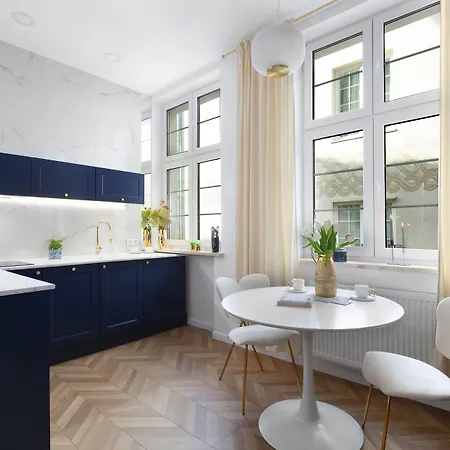 Elite Carrara Γκντανσκ